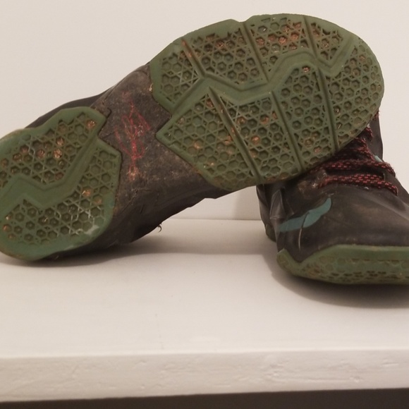 Lebron 11 gs basketball shoes - Picture 2 of 5